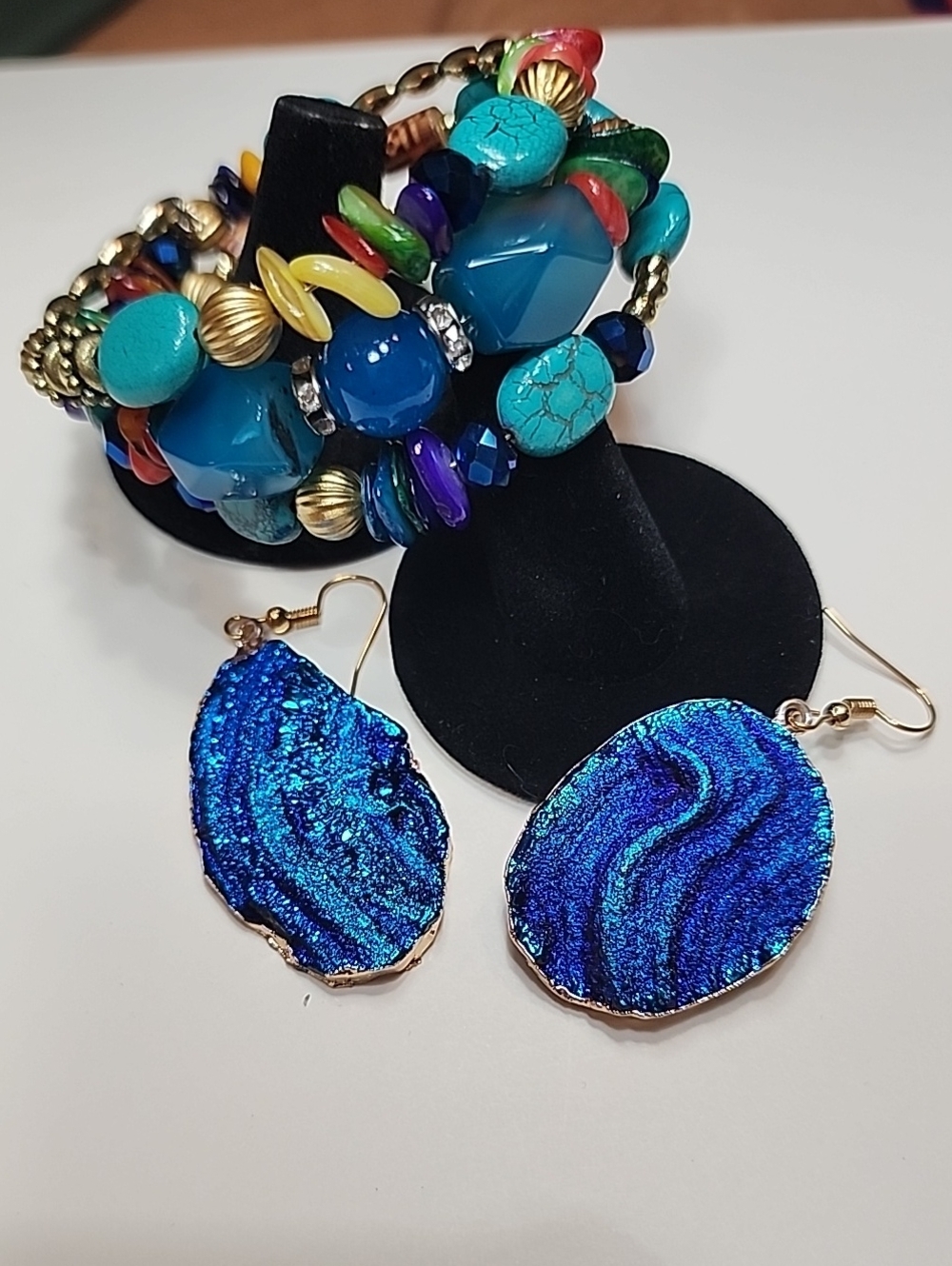 Multicolor Beaded Bracelet & Iridescent Blue Druzy Earrings Set